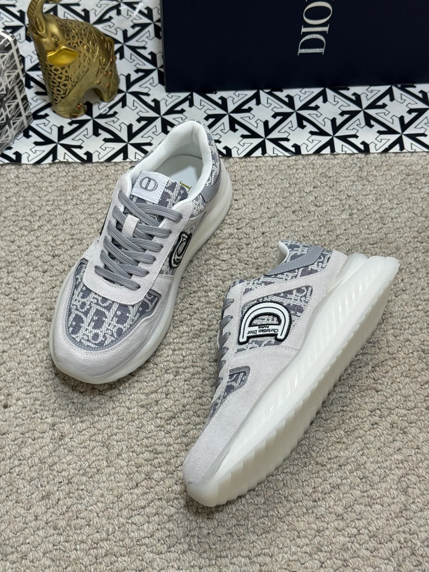 Men's men's shoes 💰440 [New model] 🐞🐞Top original - Dior 🆕 Low-top B02 casual sports shoes, carefully made of first-layer cowhide with canvas, comfortable and breathable ~ rubber soles, enhance style. Fashionable and versatile, it can complement any look. Featuring an exquisite design that is uniquely dynamic and modern, this shoe is part of Dior's legacy and embodies modern elegance. Size: 38-44 (45 customized